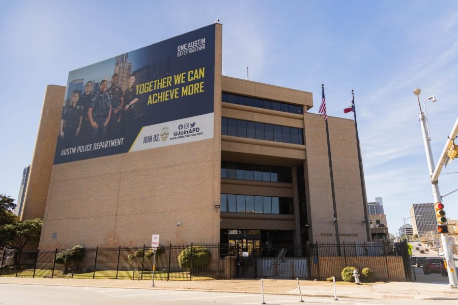 Police respond to reports of man with rifle in West Campus Wednesday, UTPD later confirms ‘weapon’ to be plastic toy